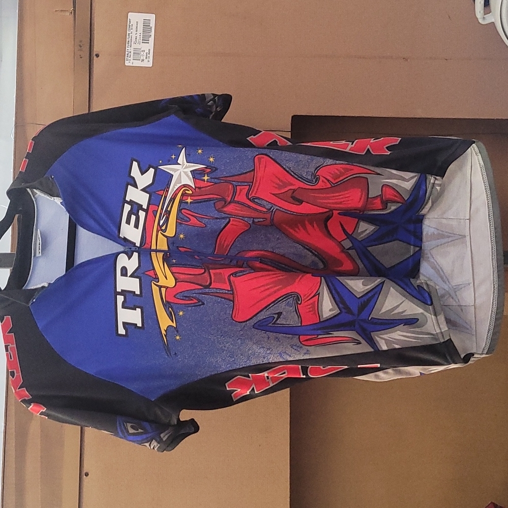 Men's TREK cycling jersey, size M